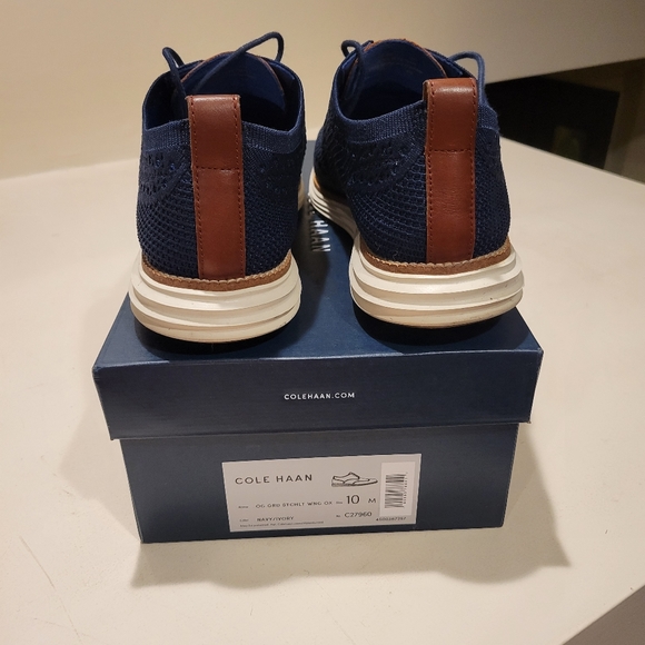 Cole Haan OriginalGrand Stitchlite Wingtip Oxford Navy / Ivory size 10 - Picture 4 of 5